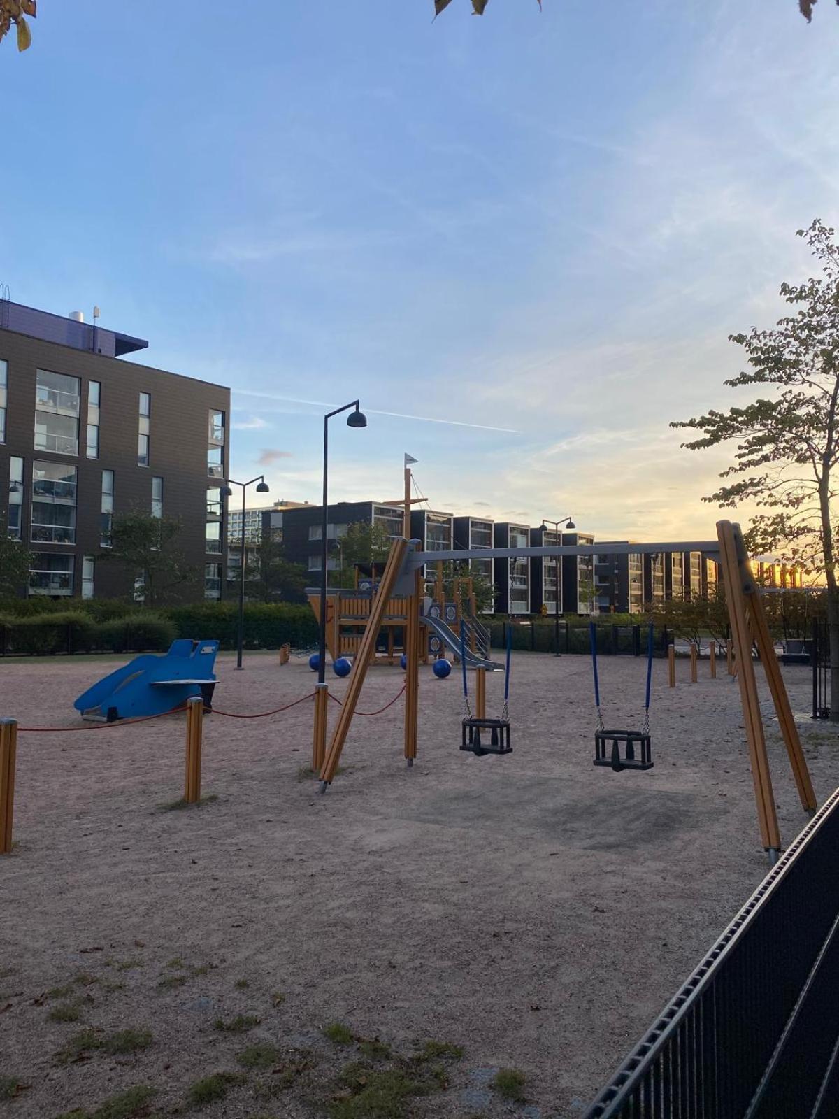 Gella Canalside Apartments With Sauna And Balcony In Address Saukonpaadenranta 4 Helsinki Exterior foto